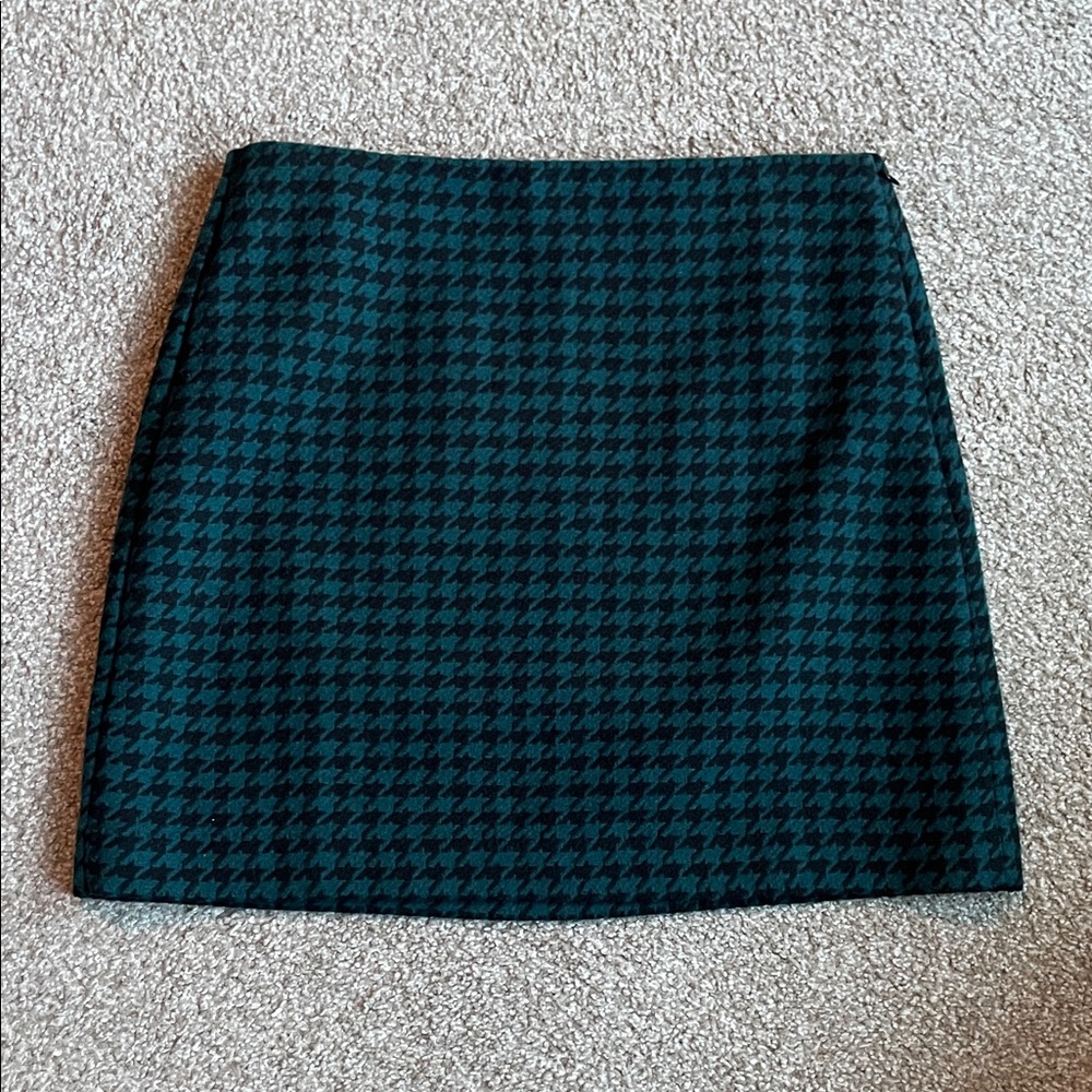 LOFT‎ Black and Green Houndstooth Skirt Size 8